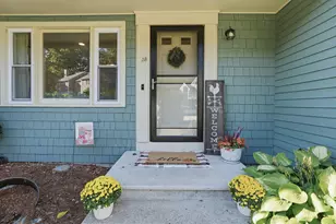 38 Walnut Cir, Merrimack, NH 03054 - Photo 2