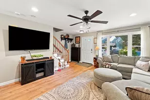 38 Walnut Cir, Merrimack, NH 03054 - Photo 6