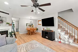 38 Walnut Cir, Merrimack, NH 03054 - Photo 4