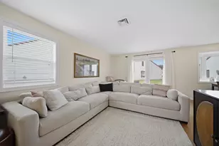 230 Stonebridge Dr, Nashua, NH 03063 - Photo 4
