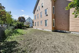 223 Green St, Manchester, NH 03103 - Photo 34