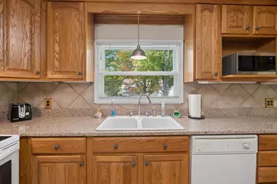 896 Bodwell Road, Manchester, NH 03109 - Photo 8