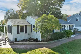 13 Morningside Dr, Hampton, NH 03842 - Photo 2