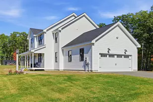 33 Daniel Rd, Derry, NH 03038 - Photo 2