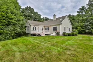 14 Hancock Dr, Bedford, NH 03110 - Photo 6