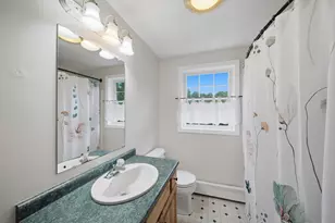 17 Willow St, Derry, NH 03038 - Photo 30