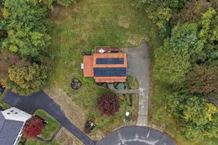 17 Willow St, Derry, NH 03038 - Photo 6
