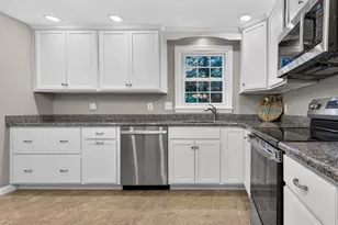 11 Chestnut Hill Rd, Londonderry, NH 03053 - Photo 8