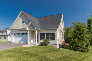 6 Chadwick Cir, Windham, NH 03087 - Photo 2