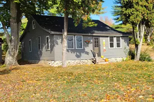 7018 Oak Hill Rd, Loudon, NH 03307 - Photo 1