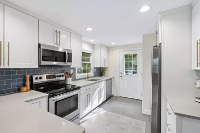 2 Carroll Circle, Derry, NH 03038 - Photo 10