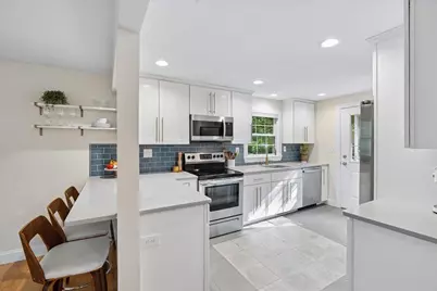 2 Carroll Circle, Derry, NH 03038 - Photo 8