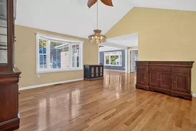 8 Glasgow Circle, Hudson, NH 03051 - Photo 8