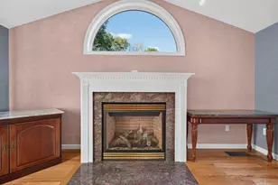 8 Glasgow Cir, Hudson, NH 03051 - Photo 12