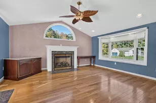 8 Glasgow Cir, Hudson, NH 03051 - Photo 10