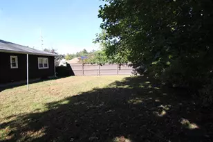 4 Travers St, Hudson, NH 03051 - Photo 16