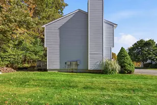 66 Preston St, Hillsboro, NH 03244 - Photo 4