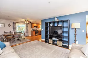 66a Pelham Rd, Hudson, NH 03051 - Photo 8
