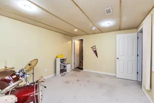66a Pelham Rd, Hudson, NH 03051 - Photo 34