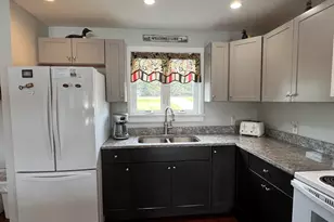 512 Back Lake Rd, Pittsburg, NH 03592 - Photo 18