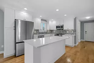 302 Straw Rd, Manchester, NH 03102 - Photo 4