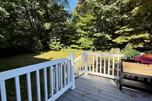 10 Newman Dr, Nashua, NH 03062 - Photo 6