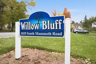 1029 S Mammoth Rd, Manchester, NH 03109 - Photo 2