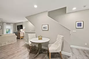 1029 S Mammoth Rd, Manchester, NH 03109 - Photo 32