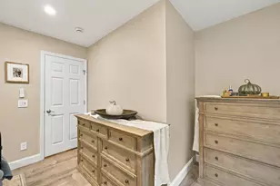 1029 S Mammoth Rd, Manchester, NH 03109 - Photo 50