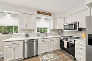 1029 S Mammoth Rd, Manchester, NH 03109 - Photo 34