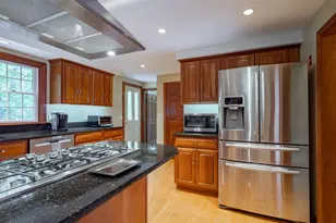 34 Parrish Hill Dr, Nashua, NH 03063 - Photo 4