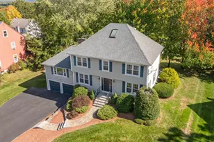 34 Parrish Hill Dr, Nashua, NH 03063 - Photo 2