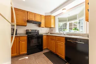 14 Kimball Pl, Claremont, NH 03743 - Photo 8