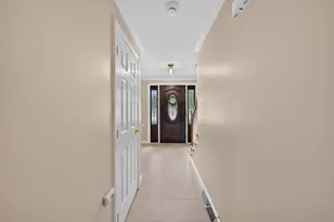 101 Currier Dr, Manchester, NH 03104 - Photo 32