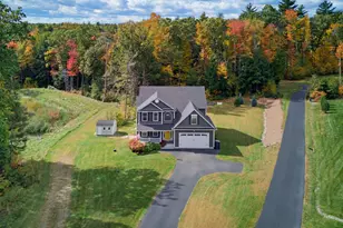 82 Juniper Cir, Auburn, NH 03032 - Photo 2