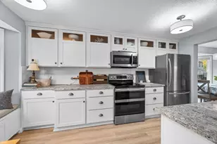 282 Bartemus Trail, Nashua, NH 03063 - Photo 4