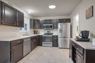 25 Belleview Dr, Amherst, NH 03031 - Photo 4