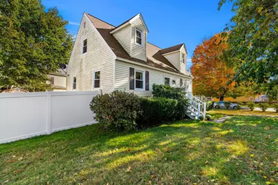 18 Pasadena Avenue, Nashua, NH 03064 - Photo 2
