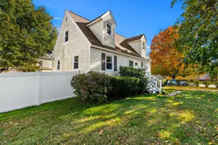 18 Pasadena Ave, Nashua, NH 03064 - Photo 2