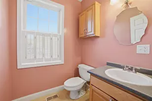 9 Lilac Ct, Litchfield, NH 03052 - Photo 16