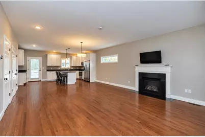 10 Dunstable Circle #96, Merrimack, NH 03102 - Photo 4