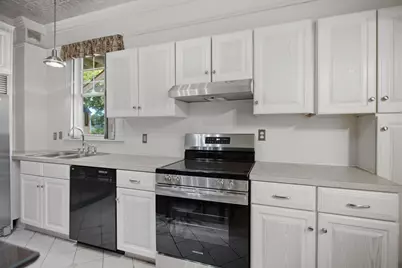 574 Belmont Street, Manchester, NH 03104 - Photo 12
