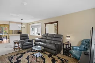 328 Fox Hollow Way, Manchester, NH 03104 - Photo 10