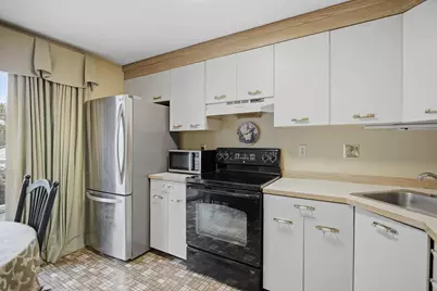 328 Fox Hollow Way #328, Manchester, NH 03104 - Photo 16