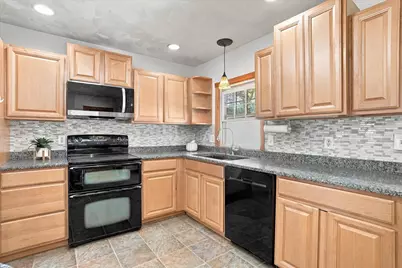8 Beauchesne Drive, Hooksett, NH 03106 - Photo 4