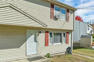 5R Susan Dr, Derry, NH 03038 - Photo 2