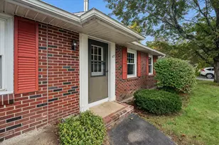 65 Blossom St, Keene, NH 03431 - Photo 2