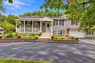 4 Woodbury Dr, Nashua, NH 03062 - Photo 1