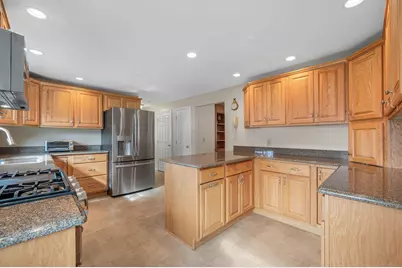 8 Aztec Road, Nashua, NH 03063 - Photo 14