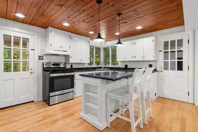 135 Walnut Hill Avenue, Manchester, NH 03104 - Photo 4